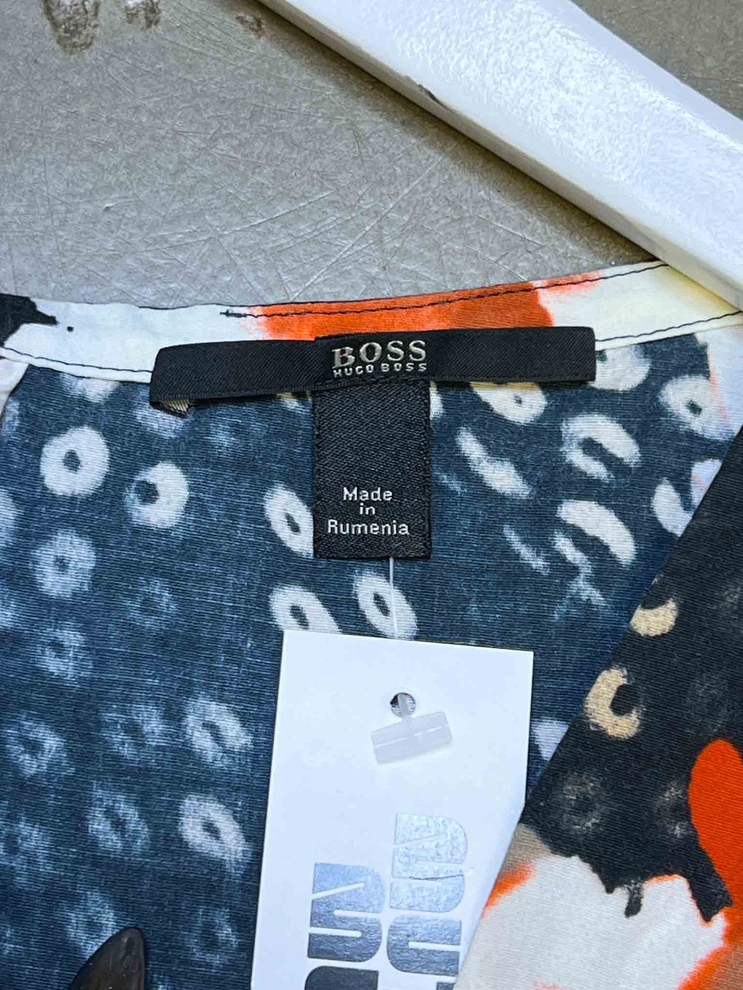 Size M | Hugo Boss Floral Twist Top