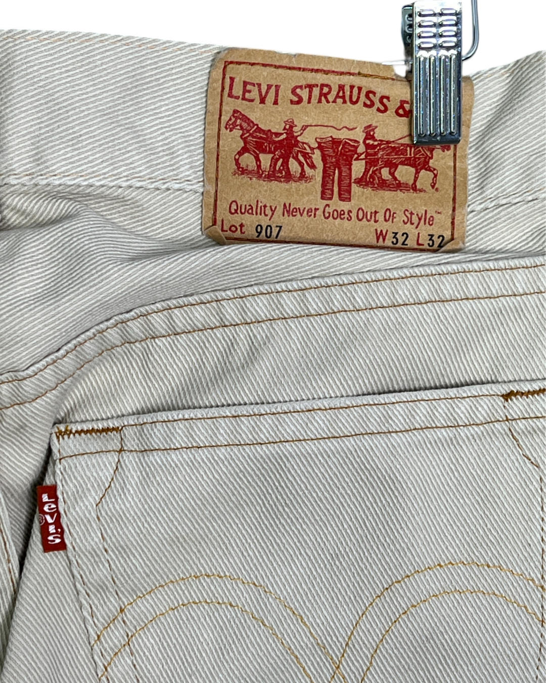 Size 32 - Levi's Ecru 907 Straight Leg Jeans