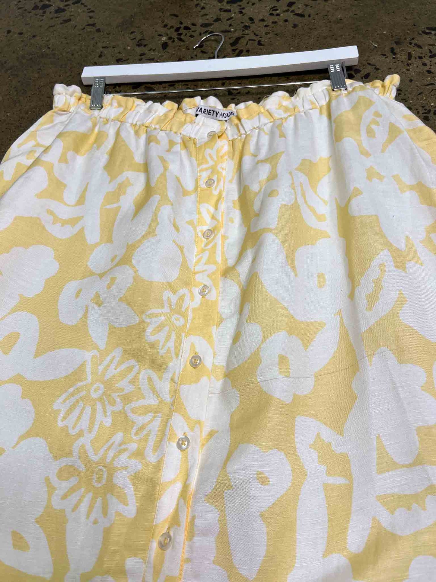 Size 3XL | Variety Hour Yellow and White Floral Linen Blend Midi Skirt